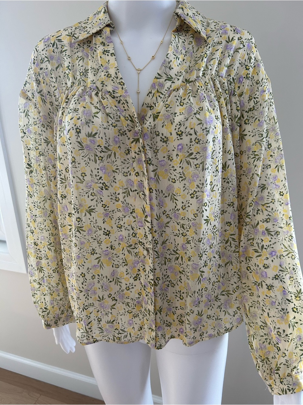 Zara
Yellow & Lavendar Floral Button-Front Blouse
New With Tags